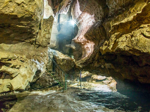 Offbeat places in Cherrapunji - Arwah Lumshynna Cave